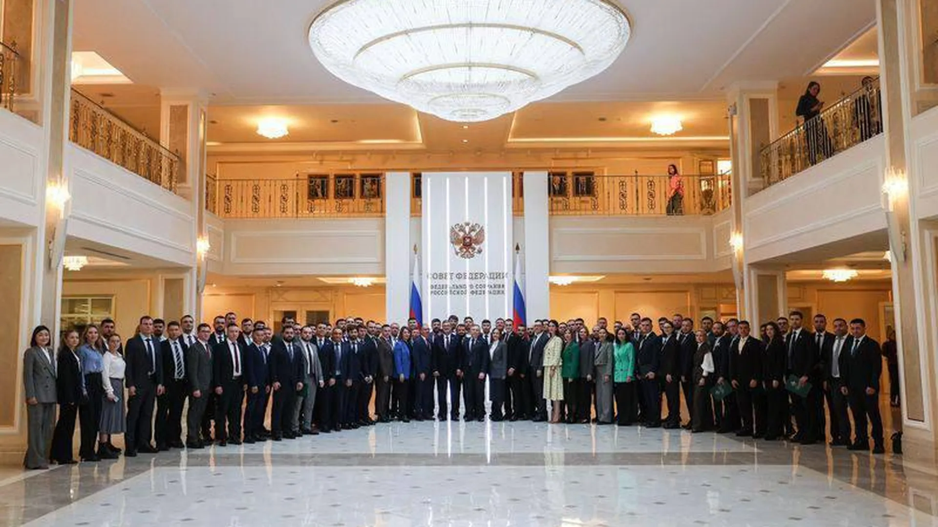 Депутат Мособлдумы Закиров провел встречу с молодыми законодателями