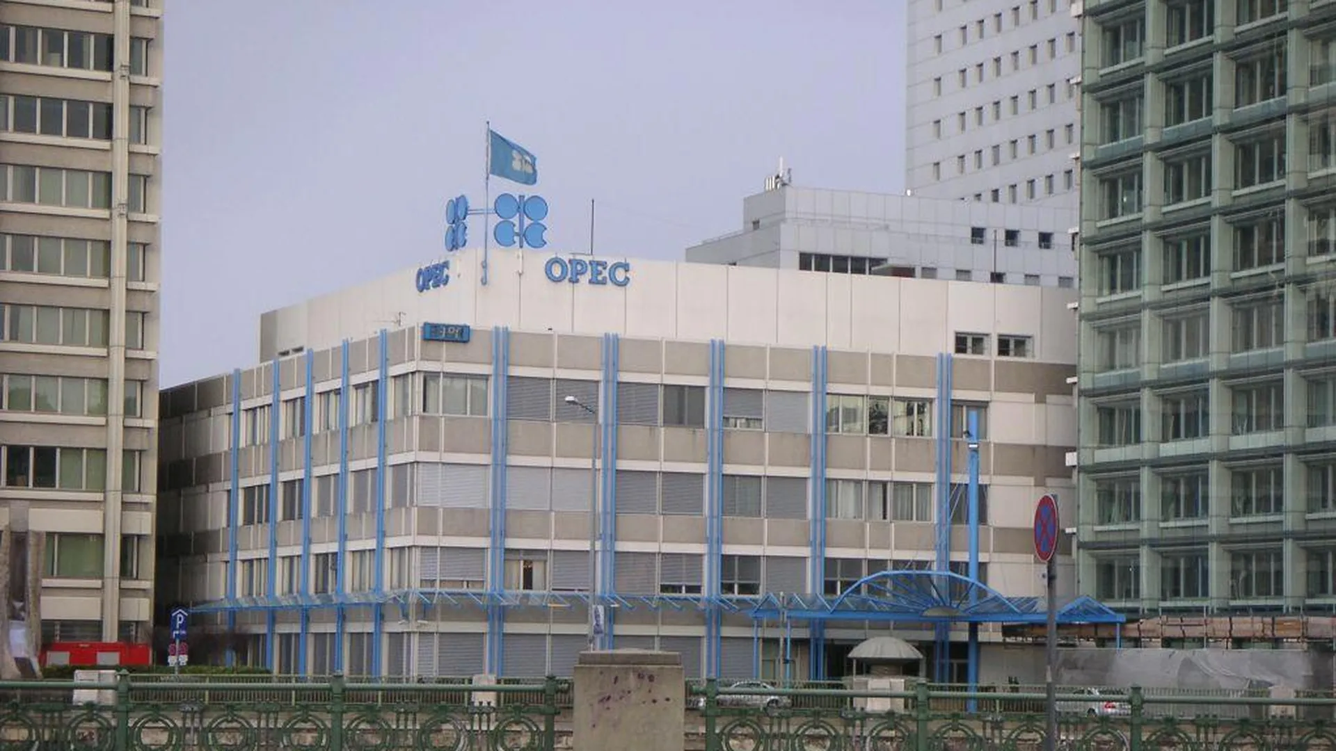 Финансисты: комитет ОПЕК+ посоветует сохранить текущие условия сделки