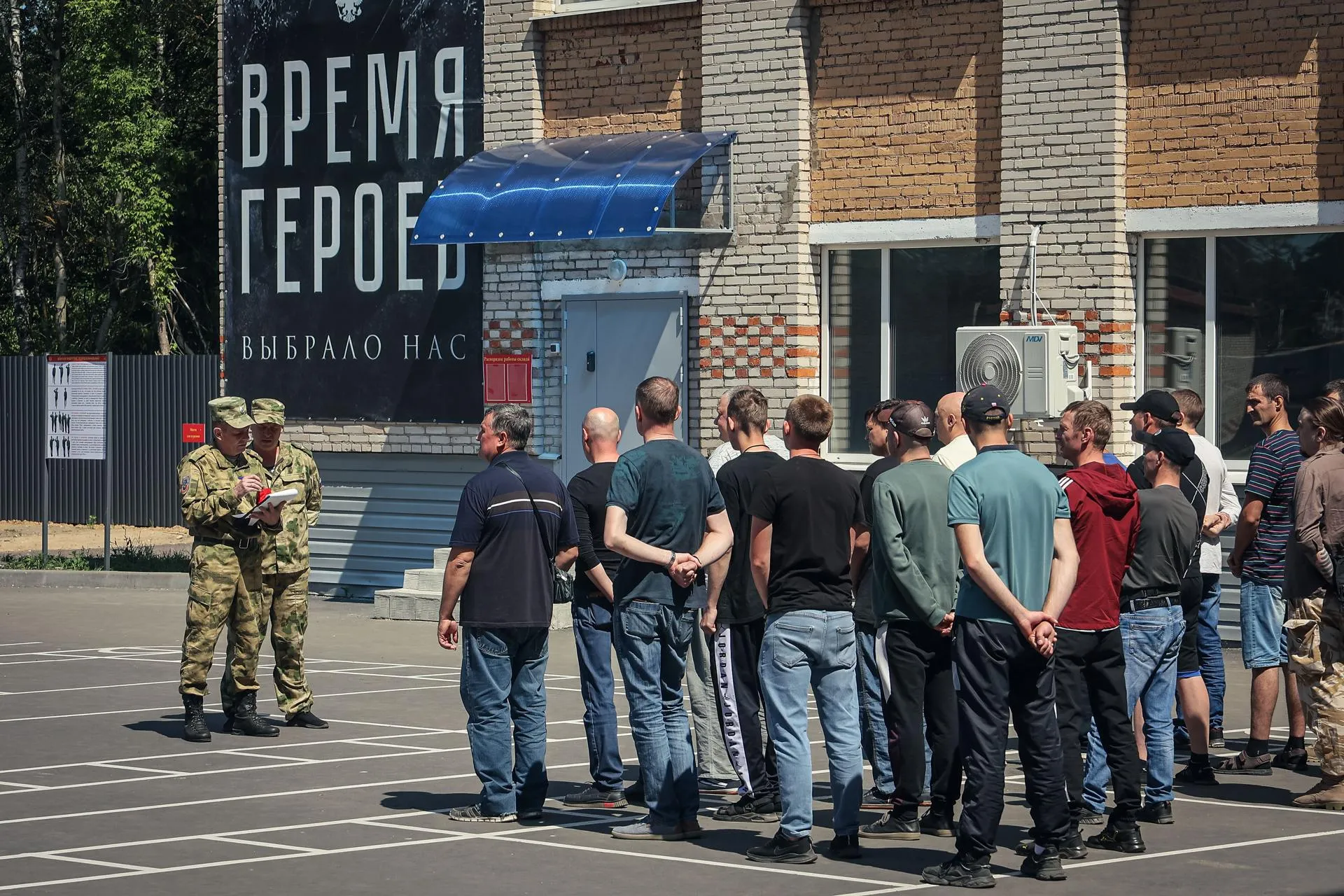 Евгений Дудин