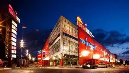 Посетителям ТЦ в Подмосковье пришлось ломать аварийную дверь во время эвакуации