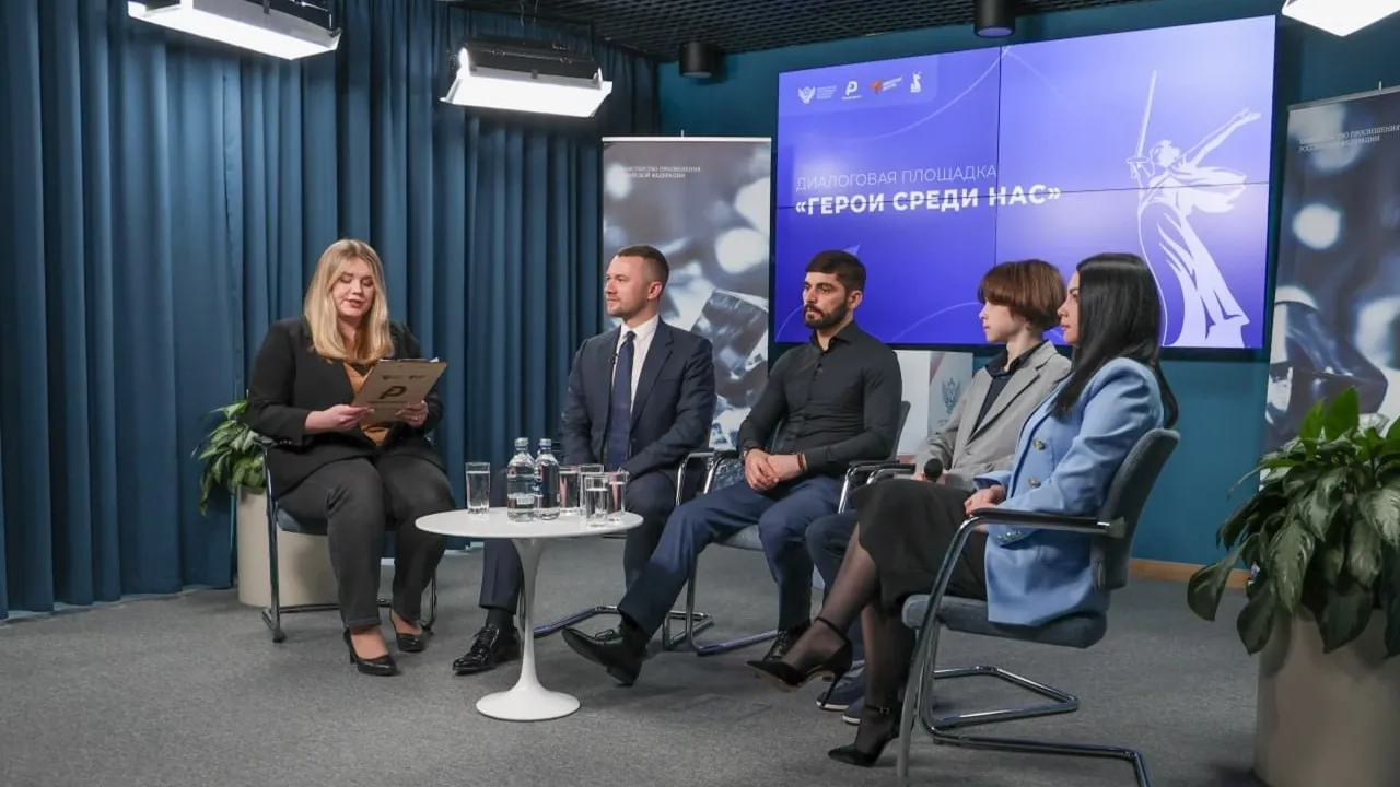 Спасавший людей в «Крокусе» школьник участвовал в обсуждении «Герои среди нас»