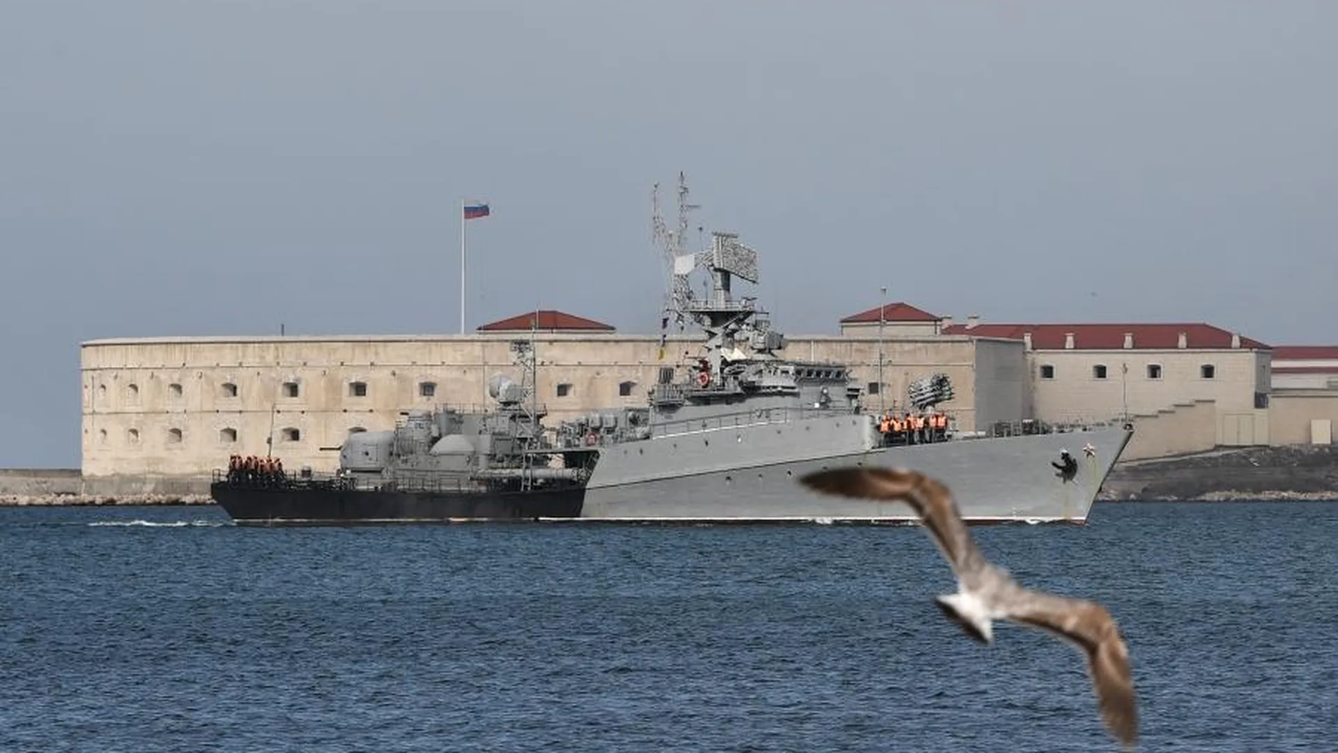 Российский военный корабль отбил ракетную атаку ВСУ в Севастополе