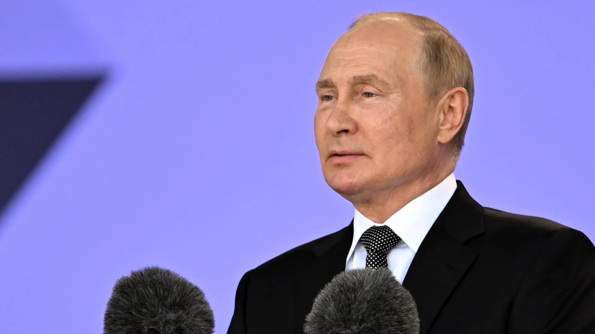 Путин заявил, что пройден пик самой сложной экономической ситуации в России