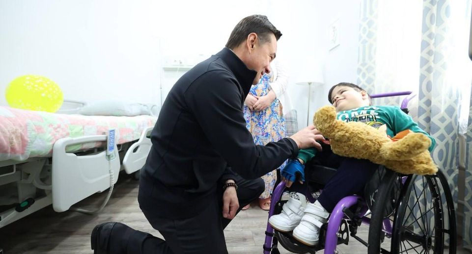 Андрей Воробьев посетил детский хоспис в Одинцове