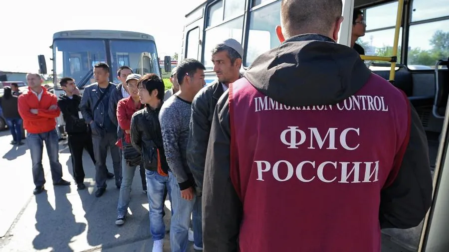Могут депортировать: петарду в школе Истры взорвал сын мигранта из Таджикистана