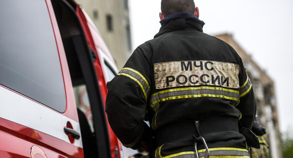 Изрезанное тело обнаружили в горящей квартире в Петербурге
