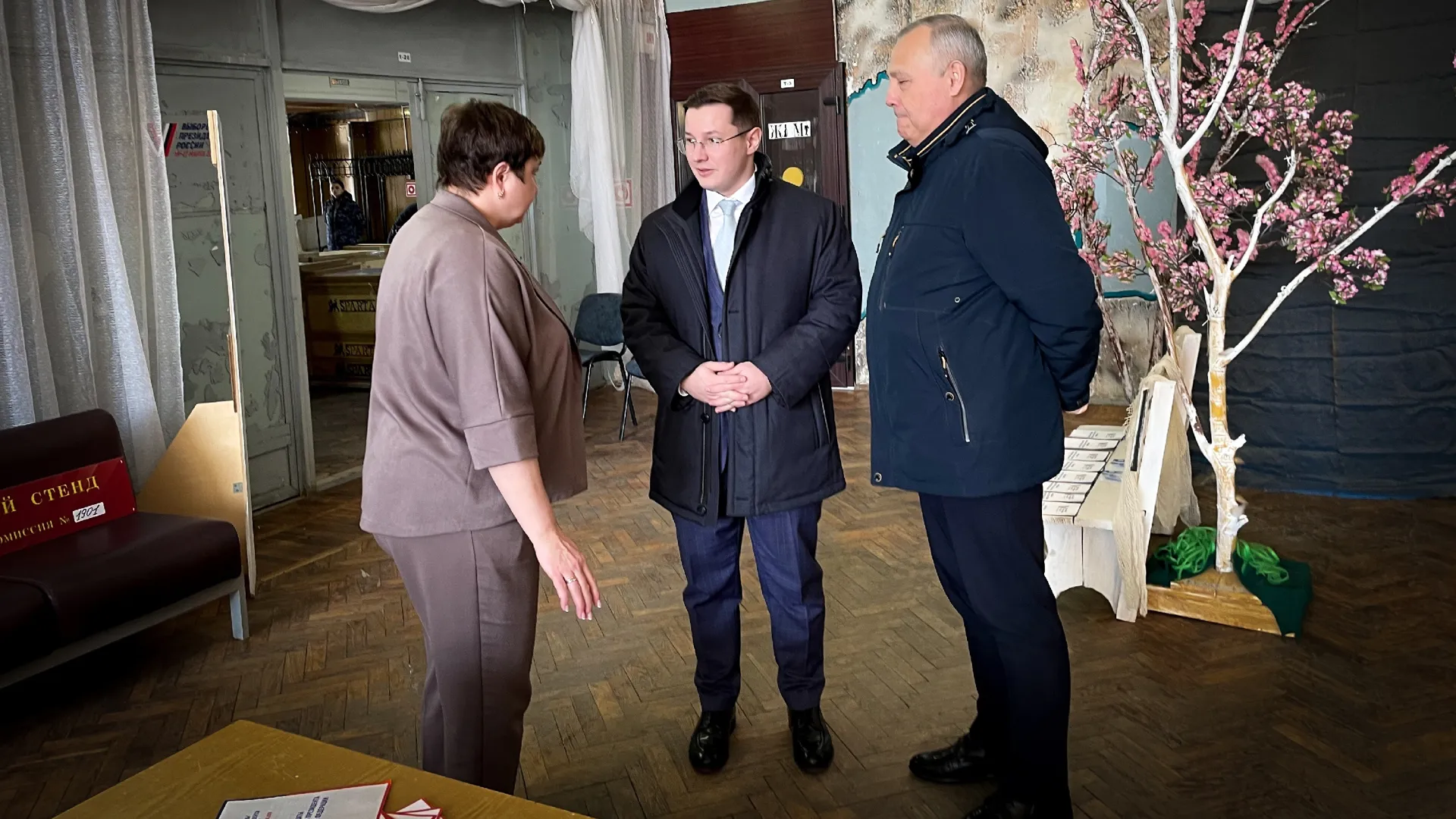 Депутат Черемисов посетил 14 избирательных участков в Старой Купавне