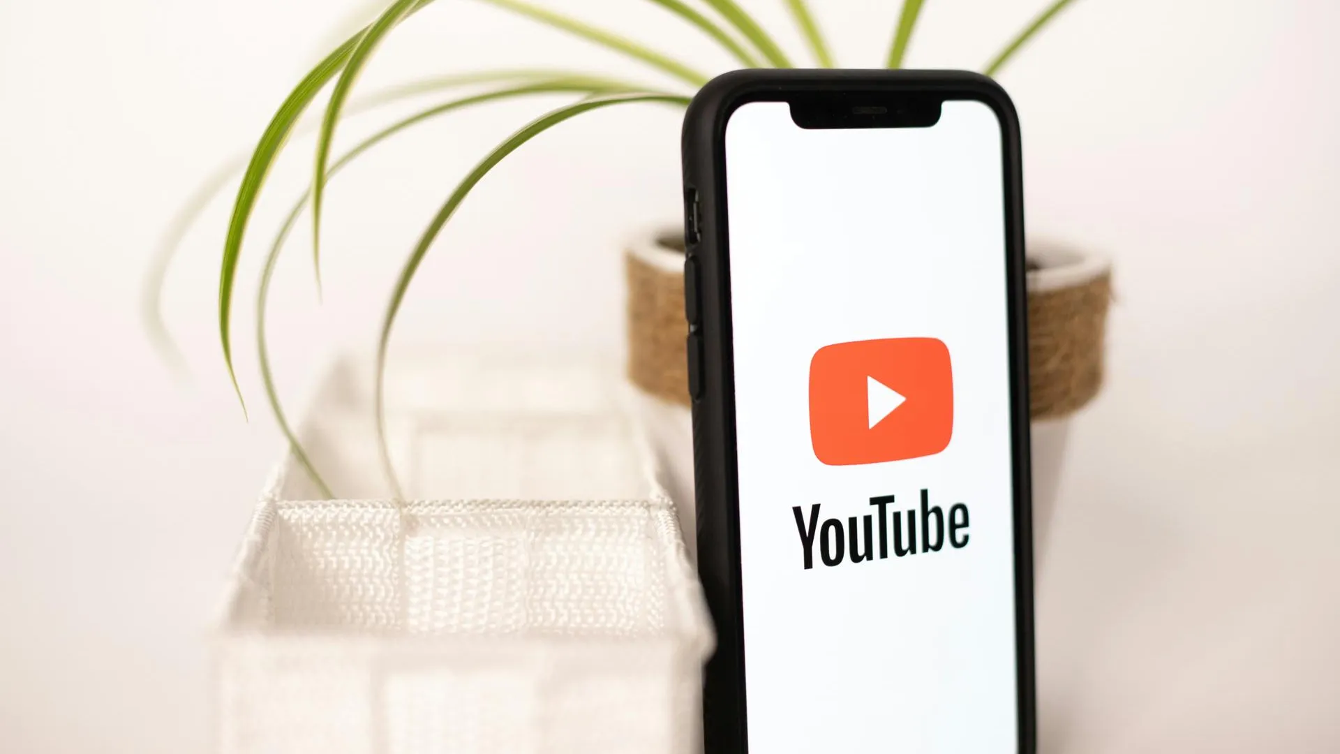 Россиянам назвали безопасный способ ускорить работу YouTube