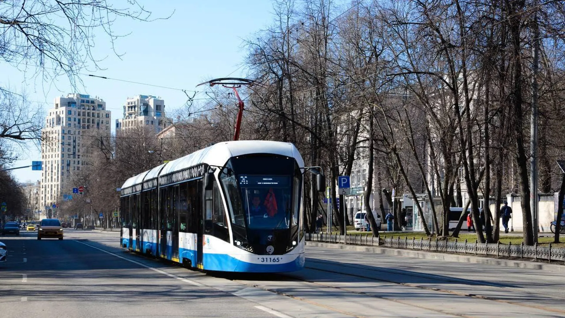В Москве вместо трамваев №№11 и 12 временно ходят компенсационные автобусы