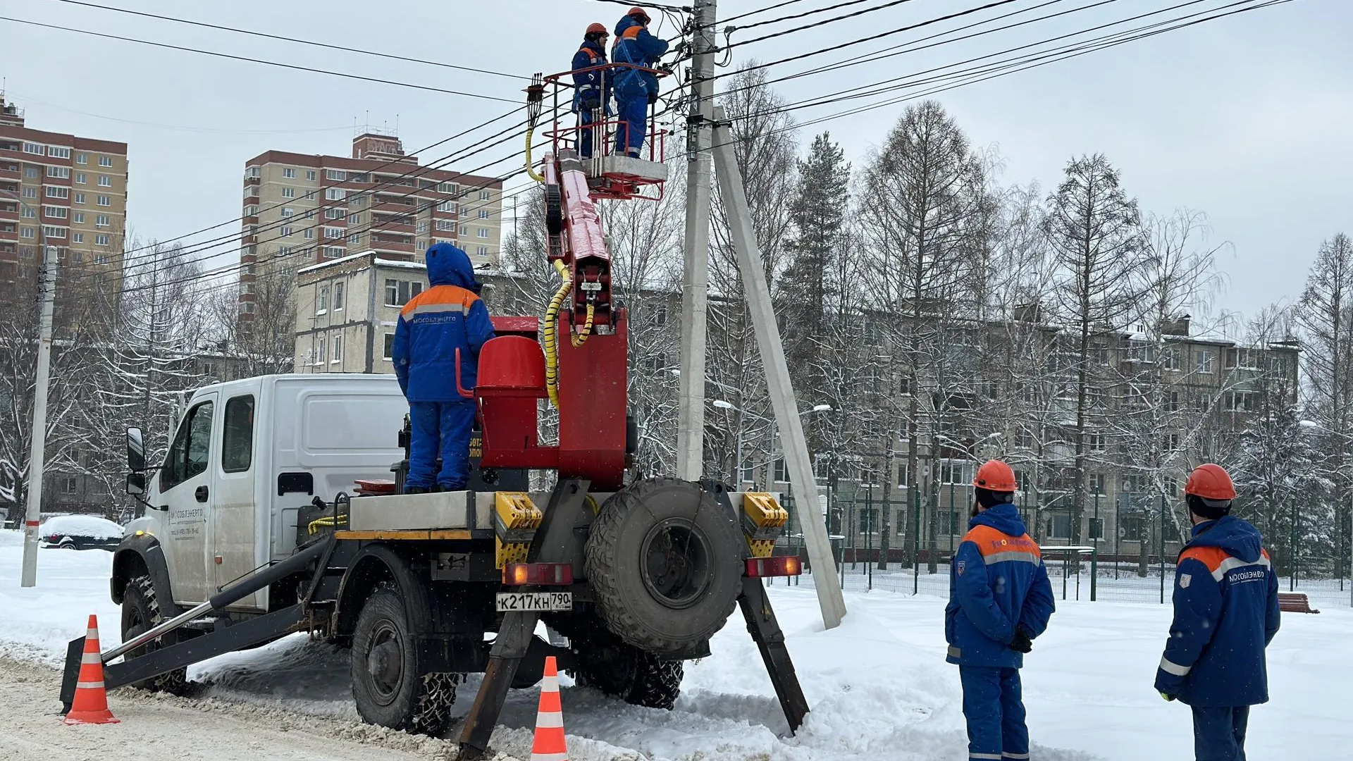 Надежность электроснабжения повысят в 33 округах Подмосковья в 2024 г