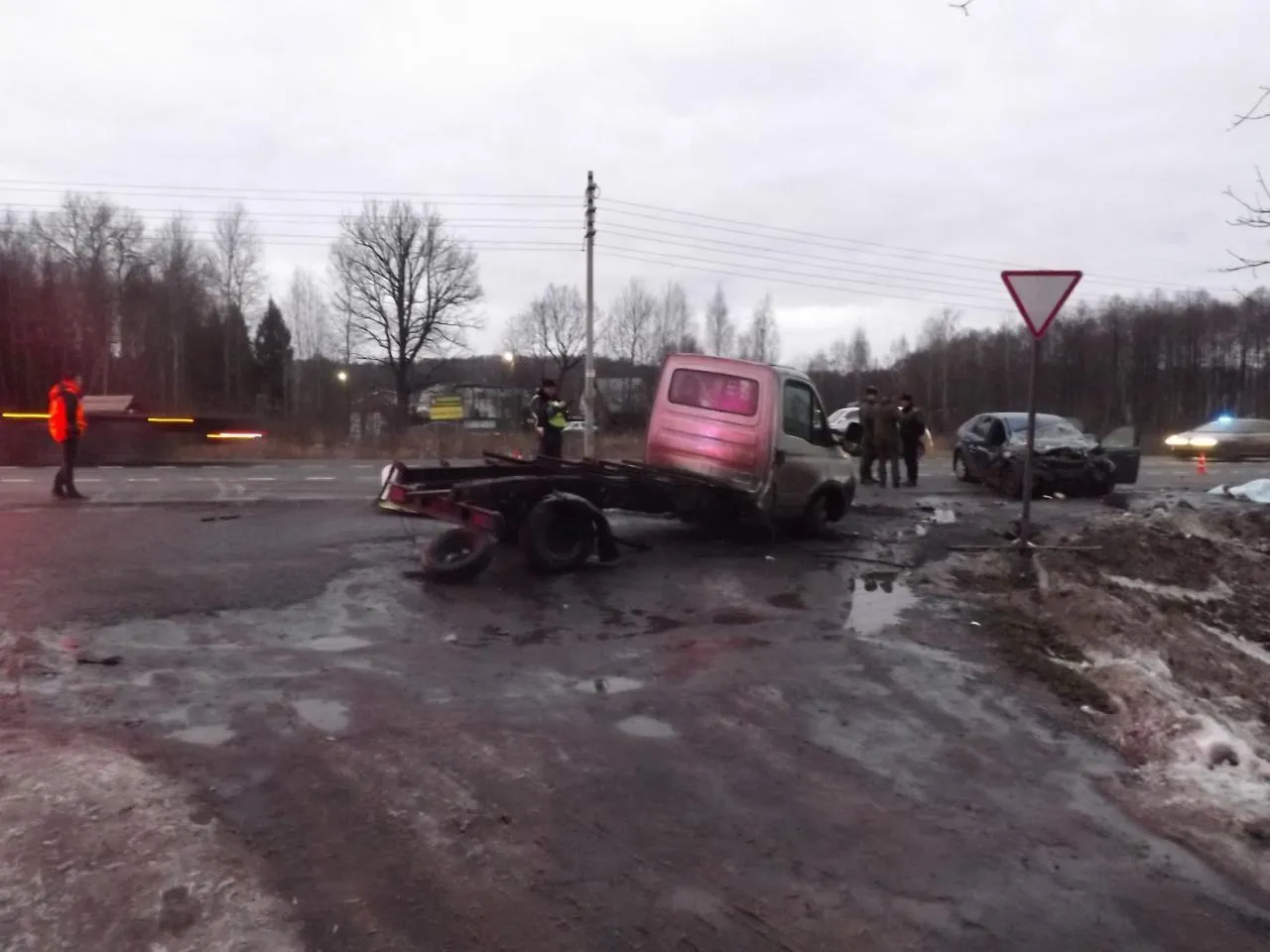 Водитель и пассажир иномарки погибли в результате ДТП с грузовиком в  Подольске | РИАМО в Подольске