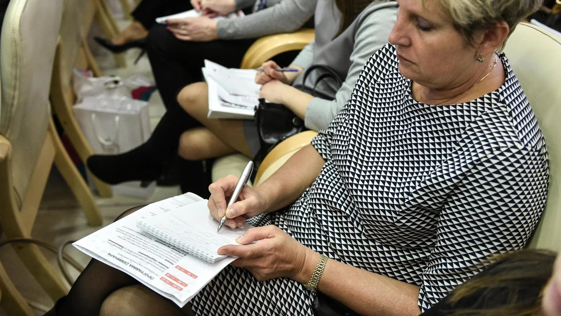 В Подмосковье провели 10 обучающих семинаров для трудовых мигрантов