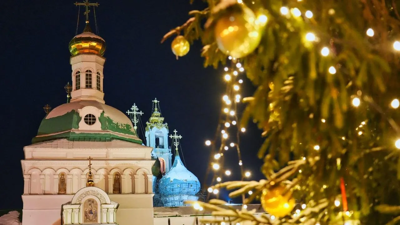 Рождественская литургия прошла в Свято‑Троицкой Сергиевой лавре в Сергиевом Посаде