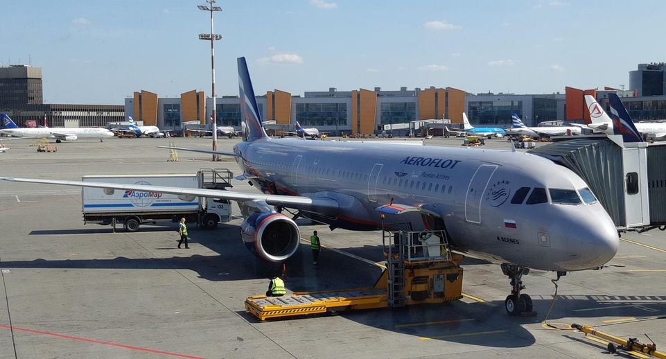 Летевший из Самары Airbus A320 совершил аварийную посадку в Шереметьево
