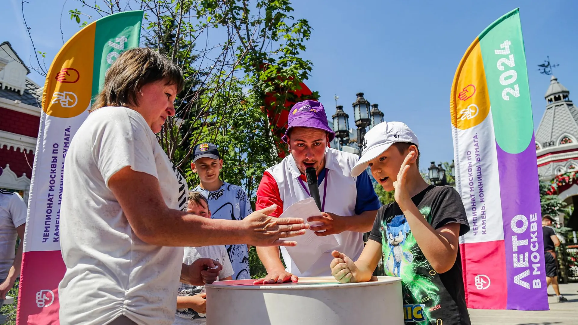 83 тыс участников собрал чемпионат по игре «Камень, ножницы, бумага» в Москве