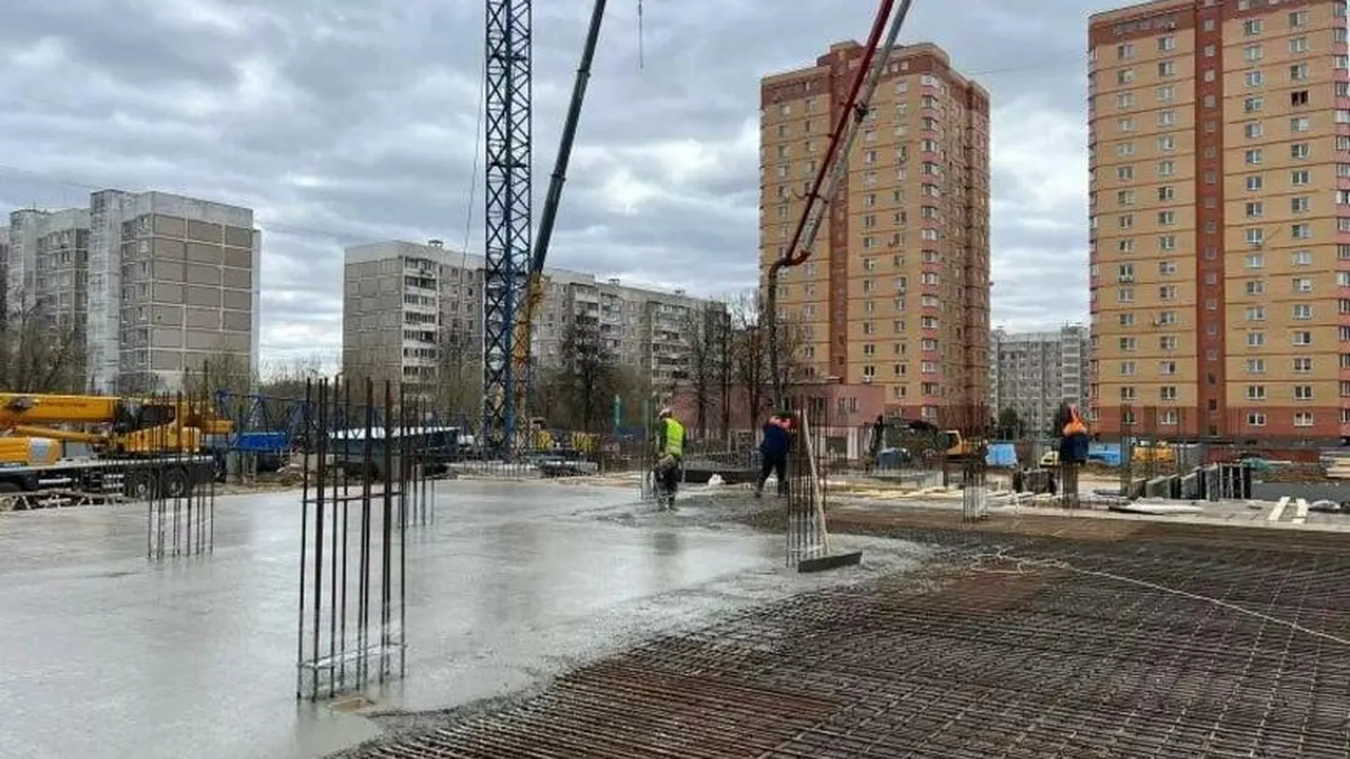 В Чехове началась заливка бетона в основание корпуса школы № 3 на 200 учеников