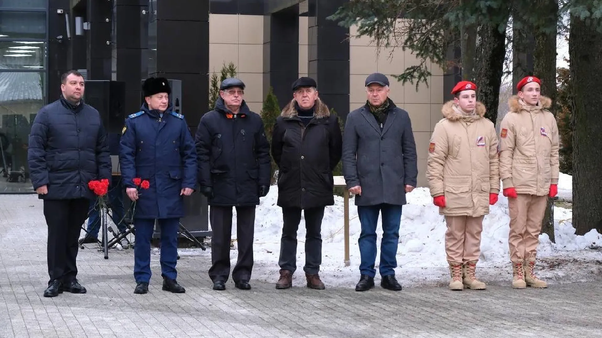 Прокурор горокруга Шаховская принял участие в возложении цветов к мемориальному комплексу