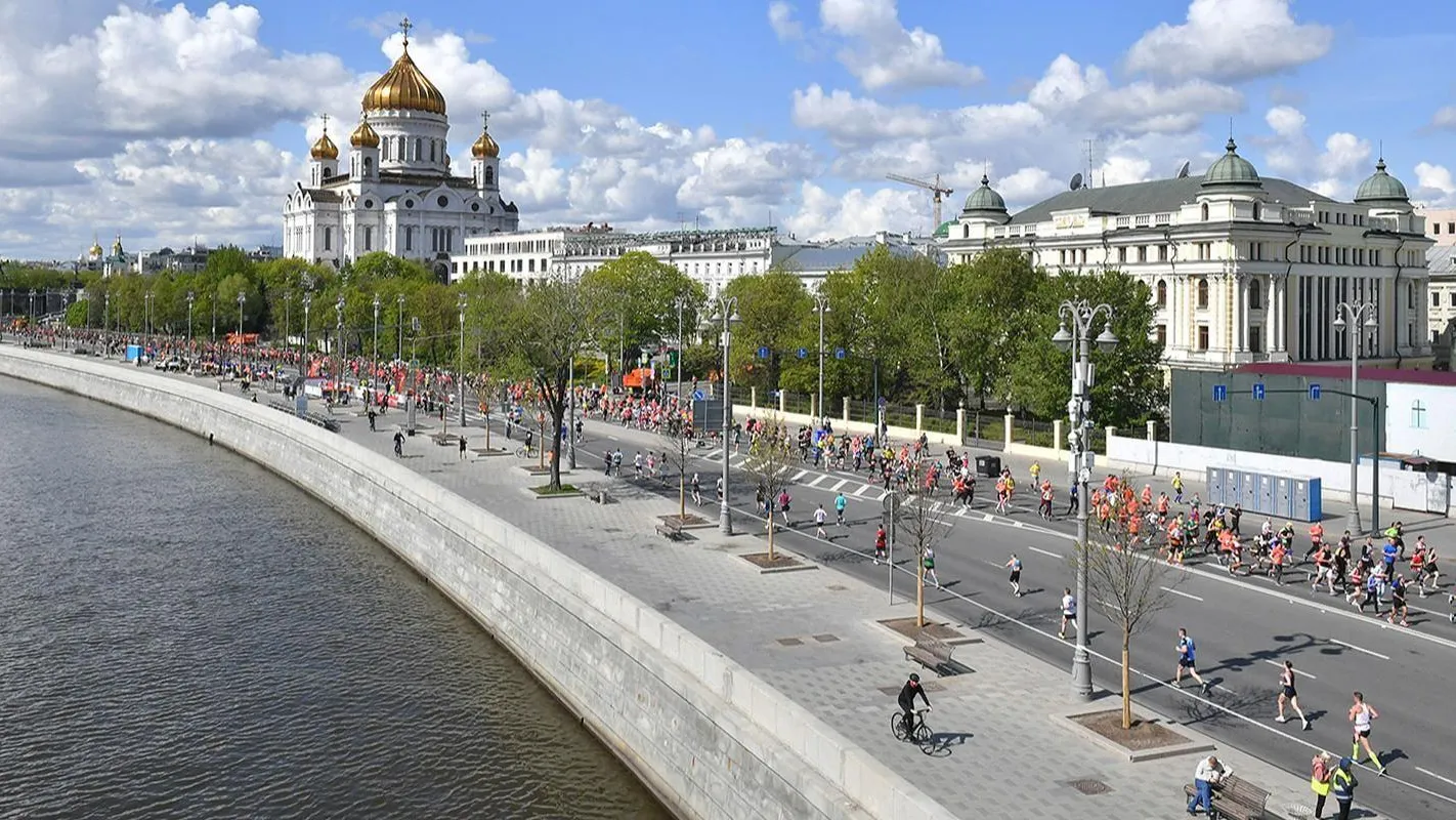 Движение перекроют на набережных в центре Москвы из-за полумарафона 27 апреля