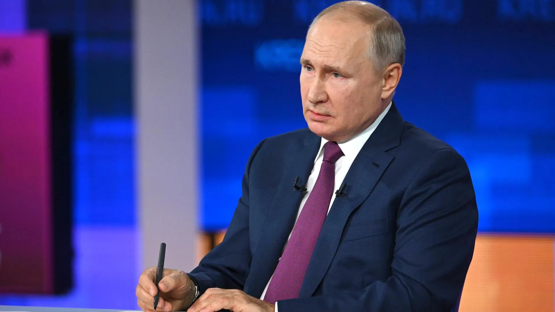 Путин посоветовал властям регионов минимум раз в год общаться с жителями