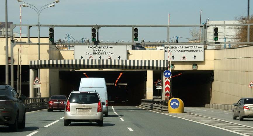 Массовое ДТП произошло в Лефортовском тоннеле Москвы