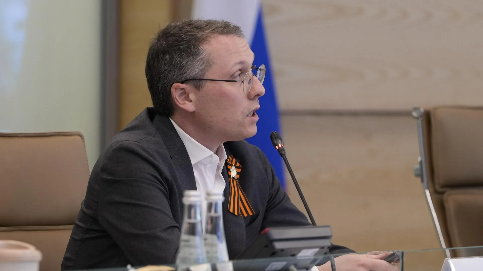 Хайкин призвал уделять регулярное внимание ветеранам ВОВ в Подмосковье
