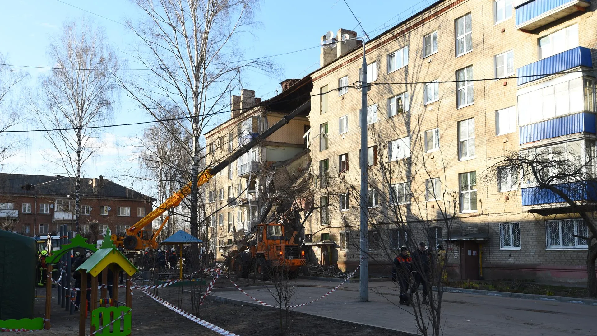 Назван срок возвращения в квартиры жильцов подмосковной пятиэтажки, где произошел взрыв