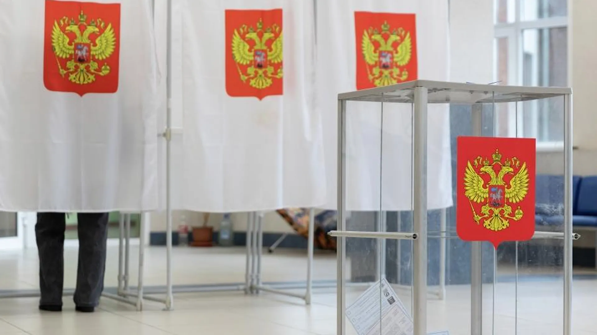 SHOT: девушка залила йодом стол на избирательном участке в Северной Осетии
