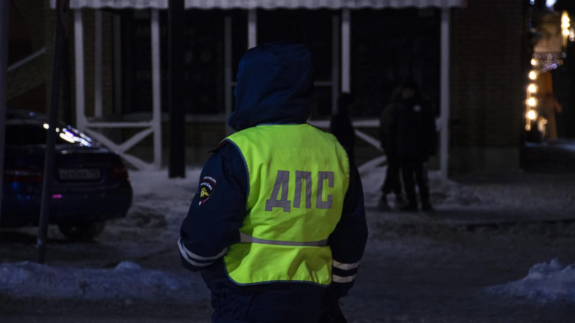 Инспектор ДПС ударил коллегу бутылкой по голове из‑за ревности в Ставрополье