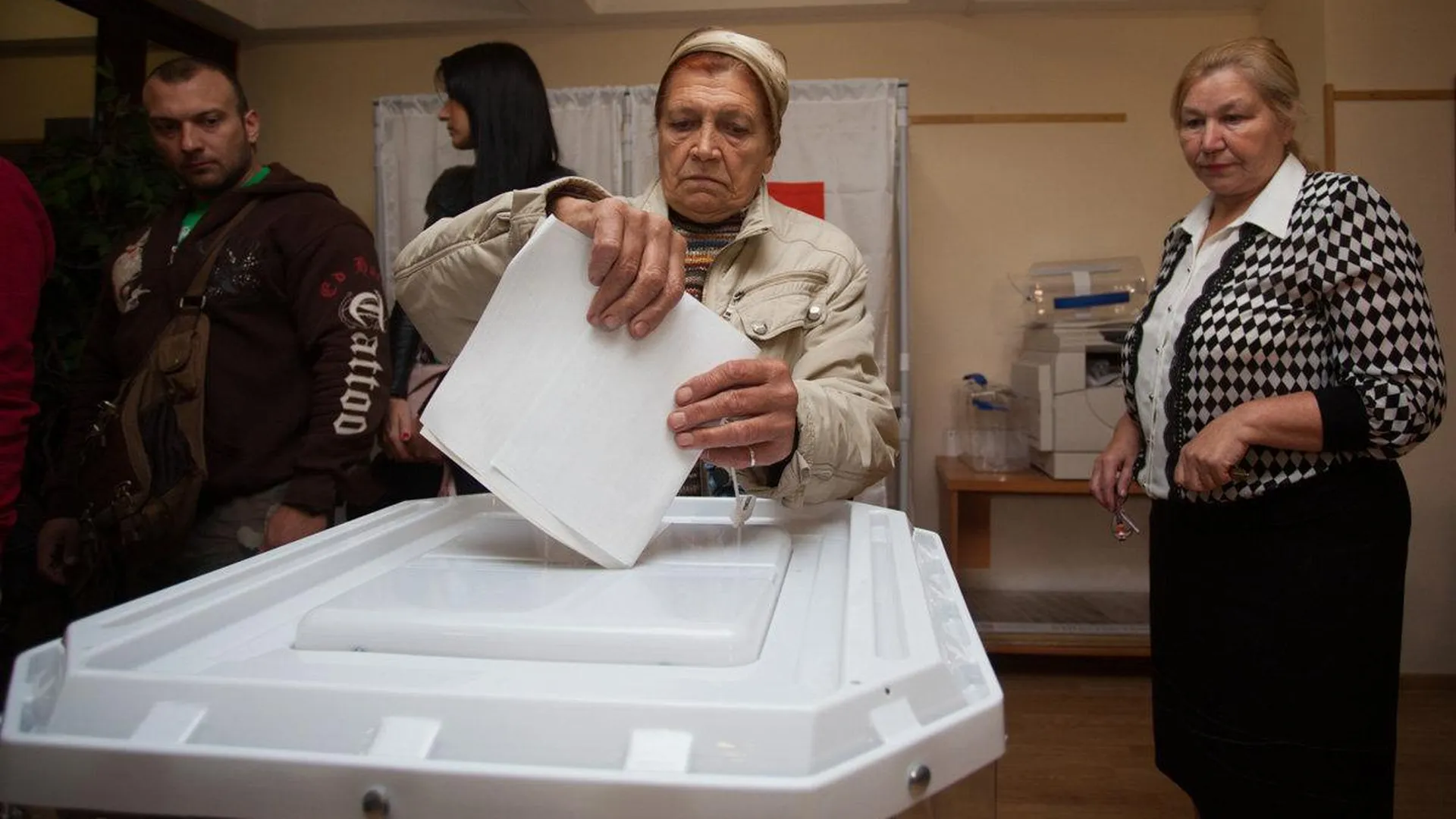 Явка на выборах в Подмосковье на 12:00 составила 7,3% — Вильданов