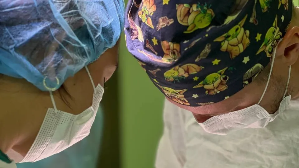 Детские травматологи Подмосковья прооперировали ребенка с удвоенным пальцем