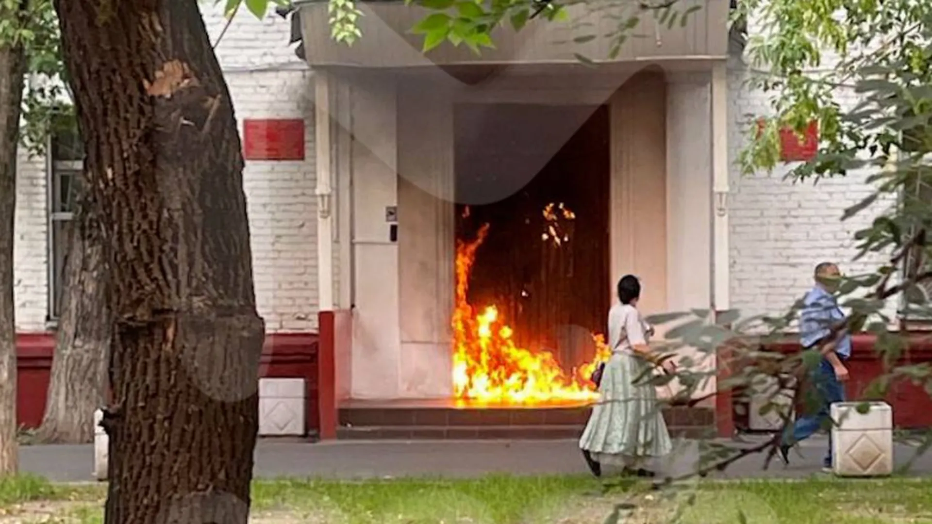 Baza: житель Свердловской области попытался поджечь военкомат