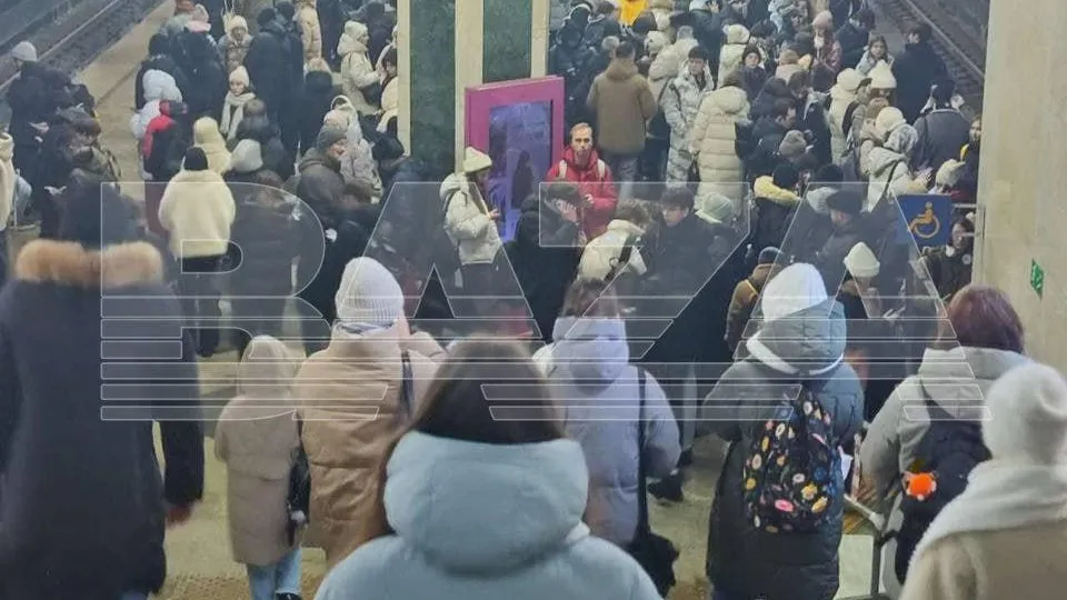 Жители Казани спустились в метро для защиты от дронов