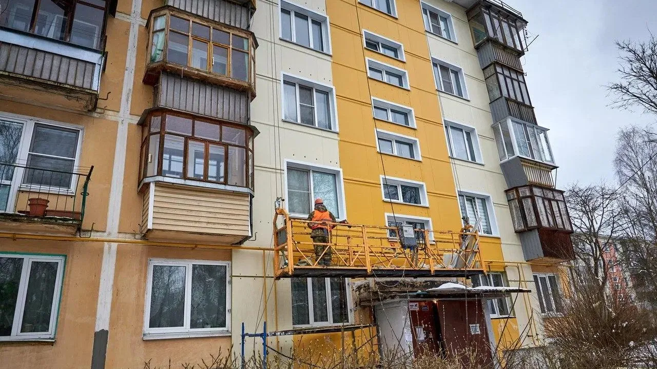 Более 100 фасадов многоквартирных домов обновили в Подмосковье