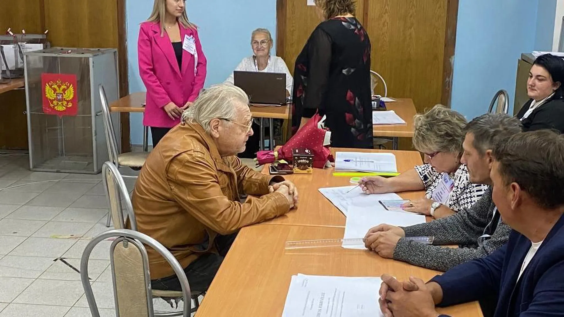 Музыкант Юрий Антонов проголосовал в Одинцове