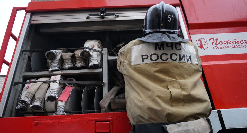 SHOT: в Санкт-Петербурге на ходу загорелся трамвай с пассажирами