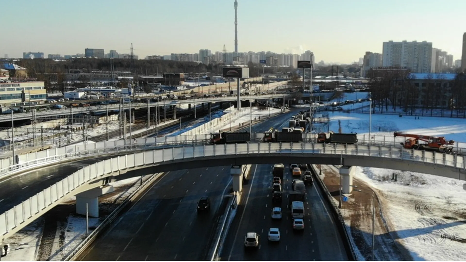 Временная эстакада позволит сохранить свободное движение на Дмитровском путепроводе