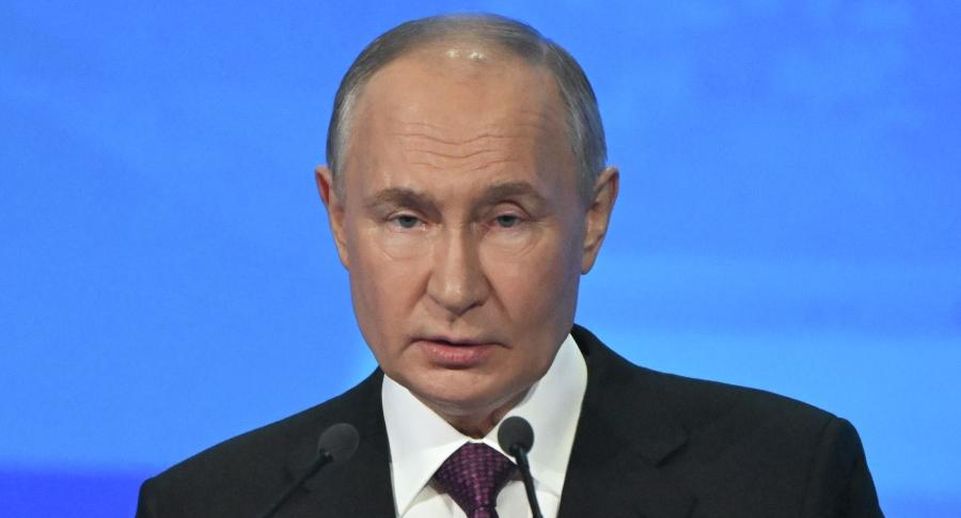 Путин поручил решить вопрос с нехваткой кадров без завоза в РФ мигрантов
