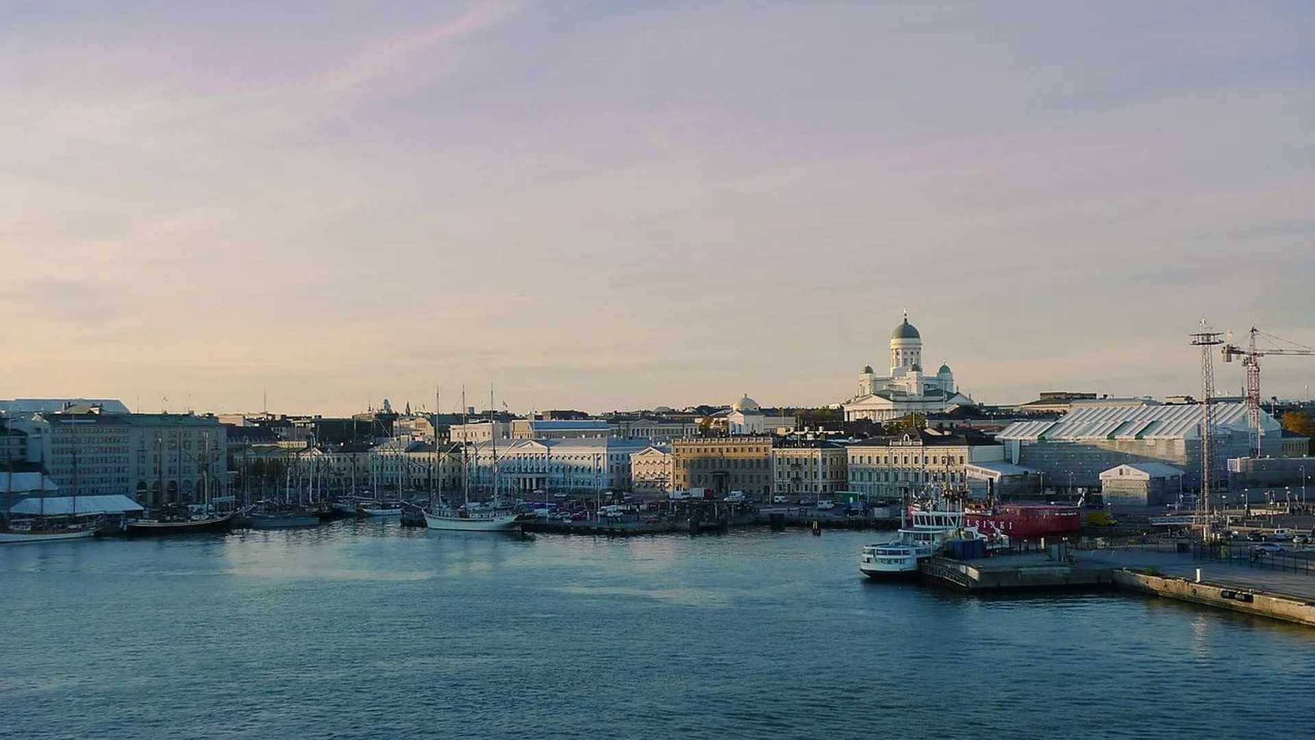 Синоптик прокомментировал появление смерча над Финским заливом в Петербурге