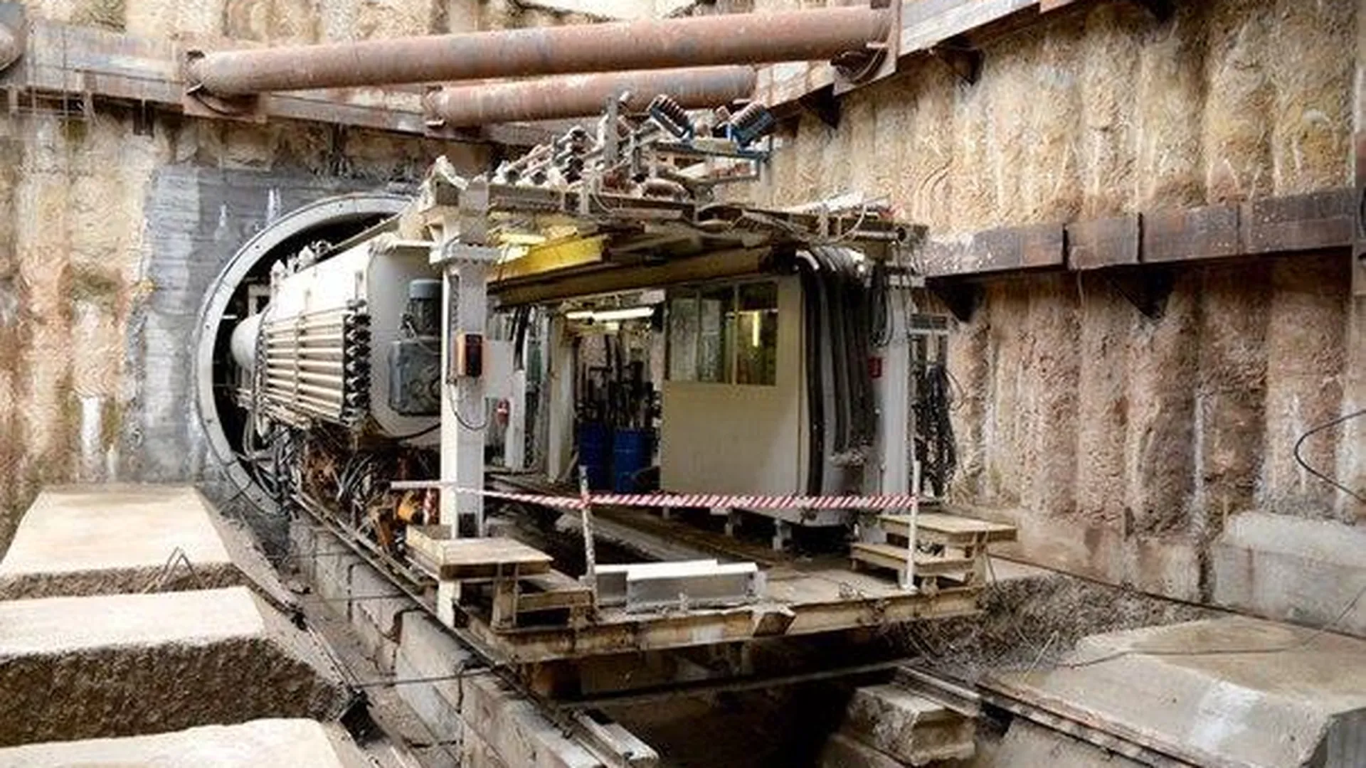 Десятиметровый тоннелепроходчик запустили на Кожуховской линии метро в Москве