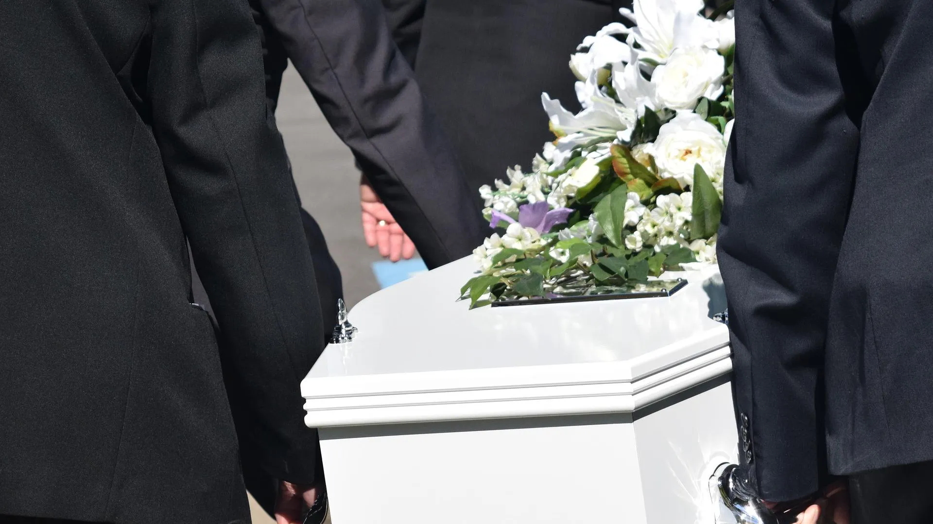 Доходы похоронных компании в РФ не догнали инфляцию в 2022 году