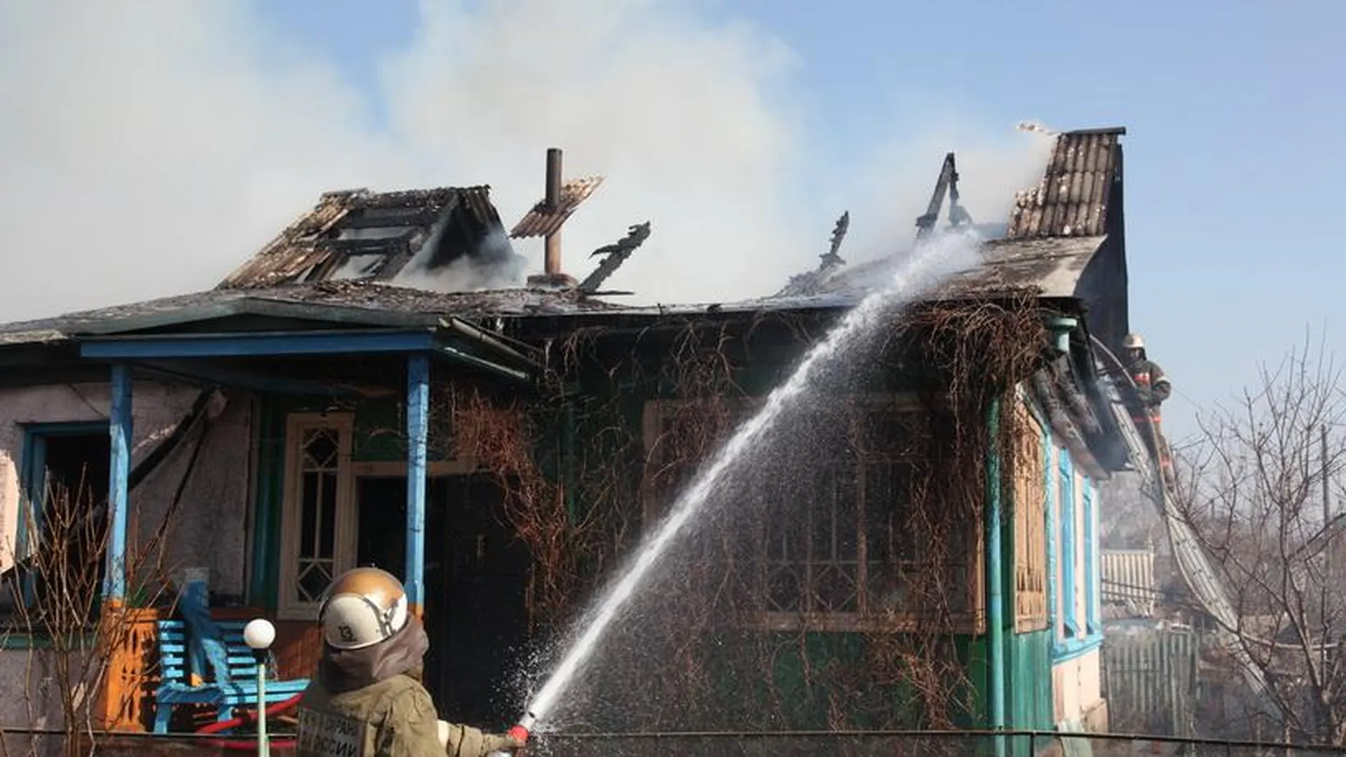 Пожар потушили в частном доме в поселке Александровка Подольска | РИАМО в  Подольске