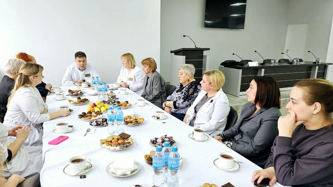 Главврач Раменской больницы встретился с сотрудниками, чьи родные служат в зоне СВО