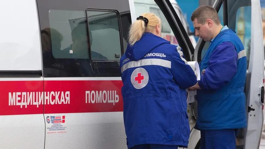 Пьяный пассажир погиб под поездом в метро Москвы