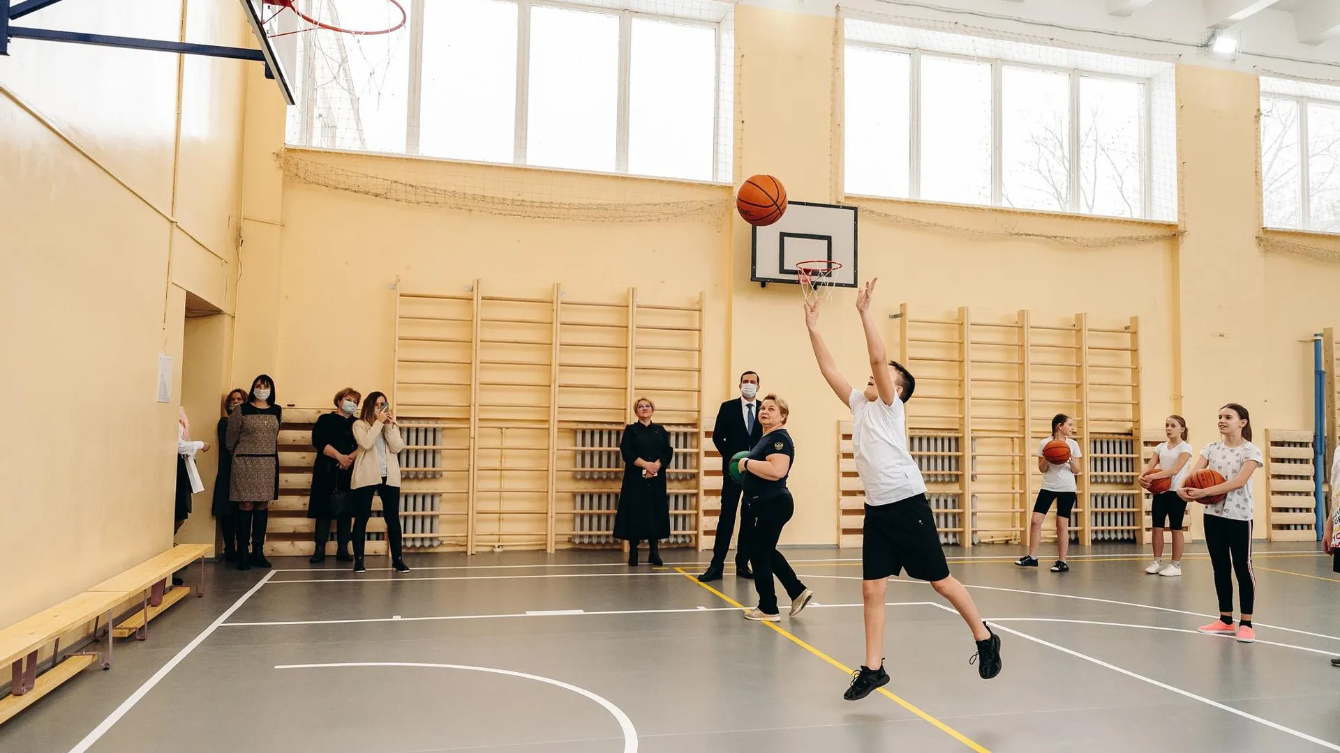 Картинка спортзала в школе