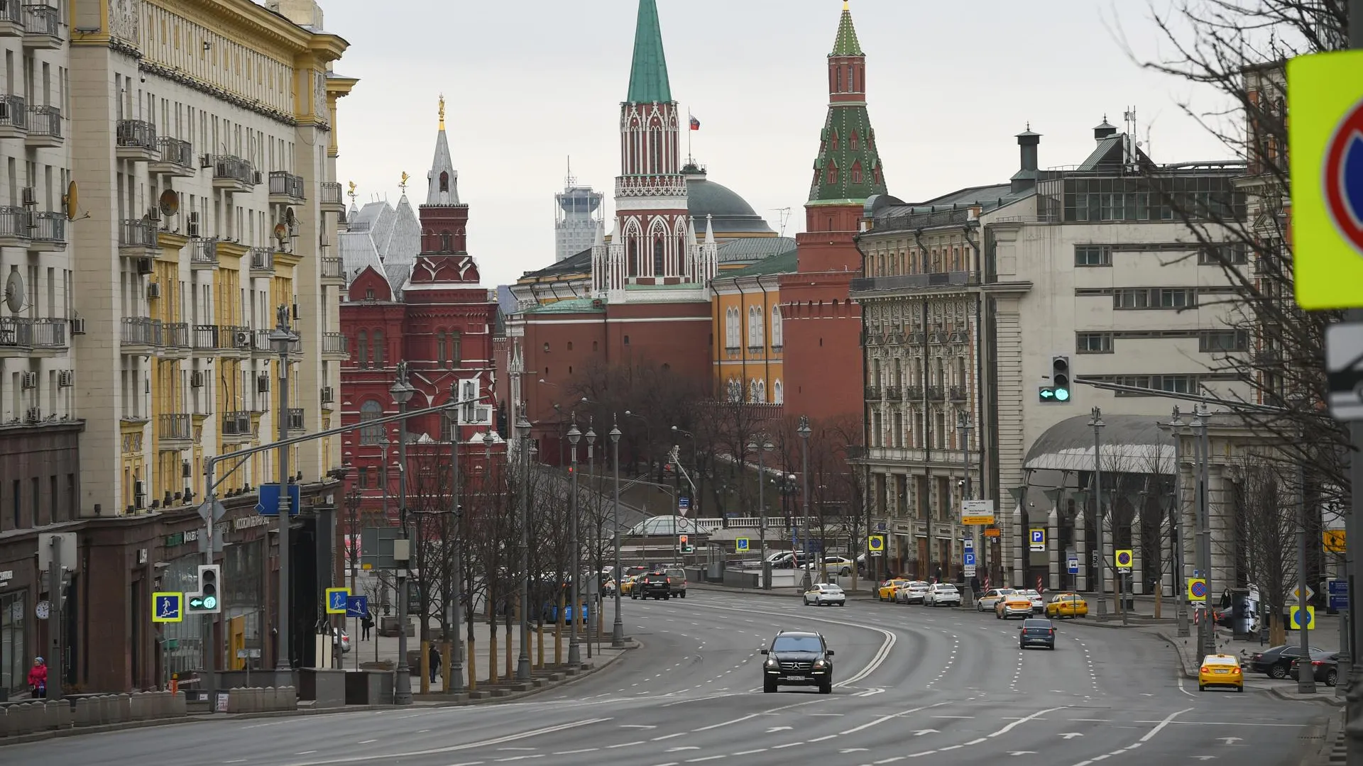 Платные парковки в Москве: как «суперконфликт» сделал жизнь в столице  комфортнее | РИАМО