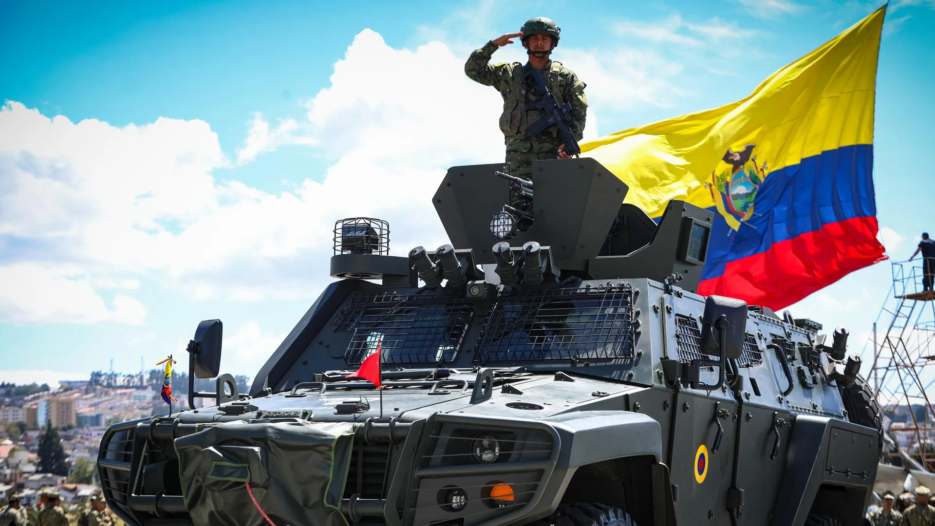 Президент Эквадора: протест РФ против передачи США военной техники обоснован
