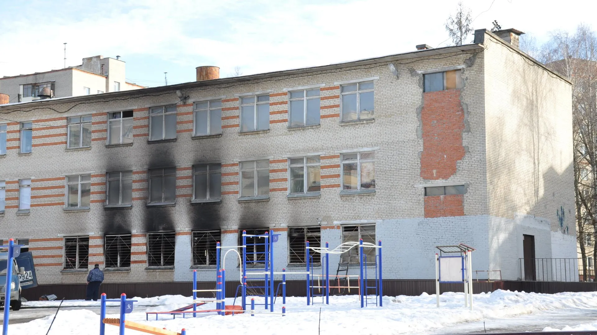 Очевидец рассказал о пожаре в подольской школе №18