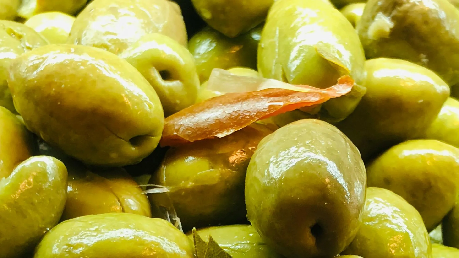 Ученые обнаружили уникальные свойства оливок для снижения веса