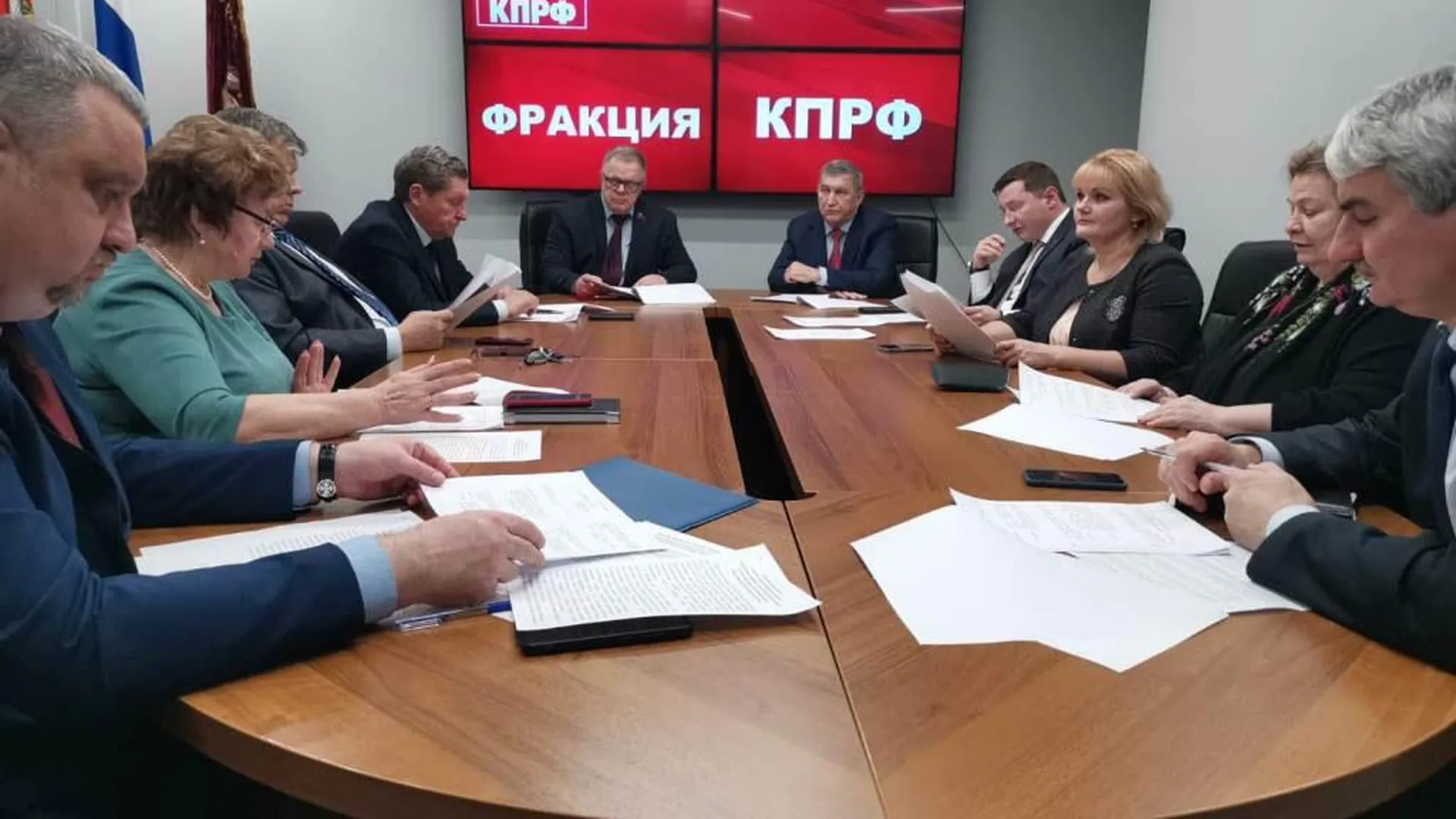 Депутаты КПРФ поддержали принятие 7 законопроектов на заседании в Мособлдуме
