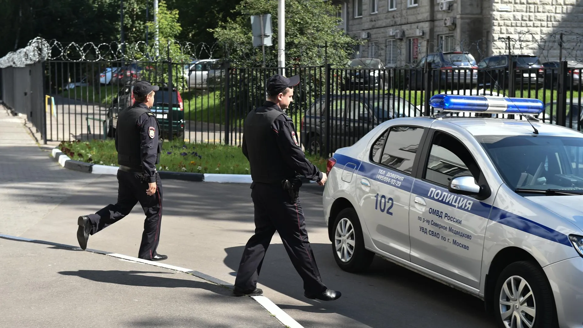 40 человек в Бурятии, незаконно добывающих нефрит, напали на полицейских |  РИАМО